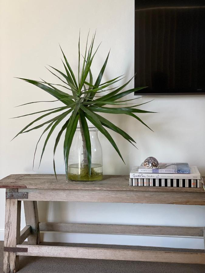Bay Breeze Boutique Accommodation Бейтманс Бей Екстериор снимка
