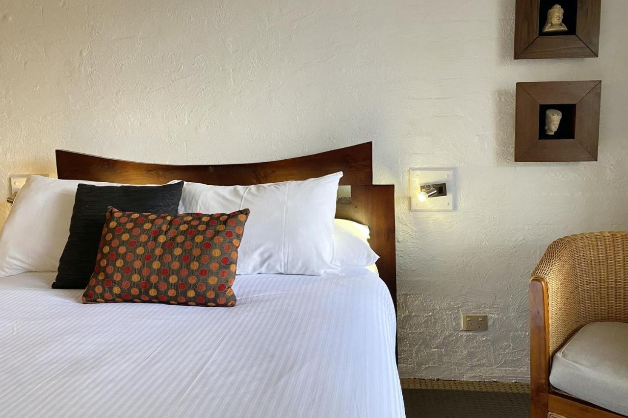 Bay Breeze Boutique Accommodation Бейтманс Бей Екстериор снимка