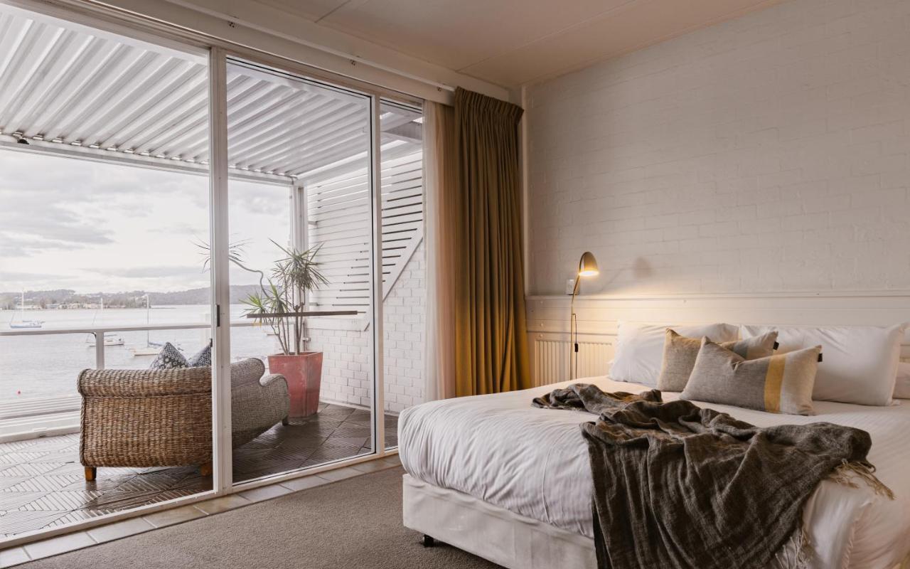Bay Breeze Boutique Accommodation Бейтманс Бей Екстериор снимка