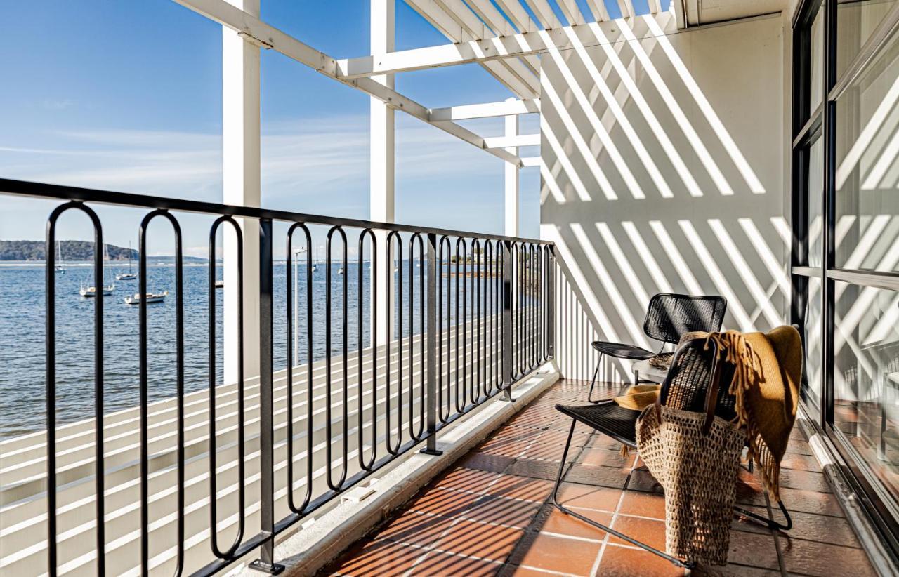 Bay Breeze Boutique Accommodation Бейтманс Бей Екстериор снимка