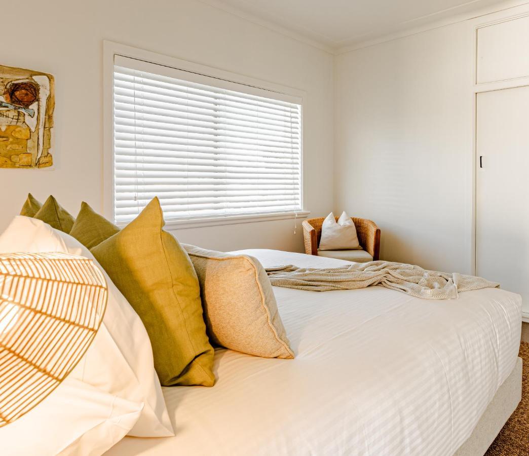 Bay Breeze Boutique Accommodation Бейтманс Бей Екстериор снимка