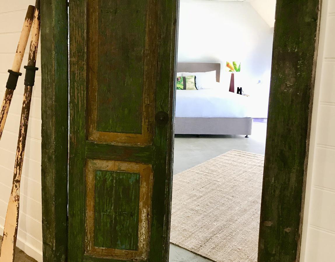Bay Breeze Boutique Accommodation Бейтманс Бей Екстериор снимка
